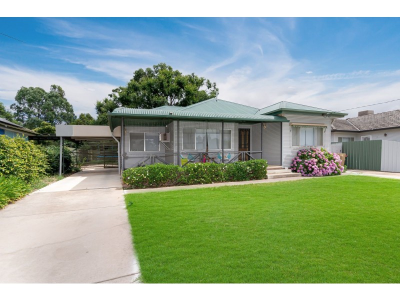 504 Kooringal Road, Lake Albert NSW 2650