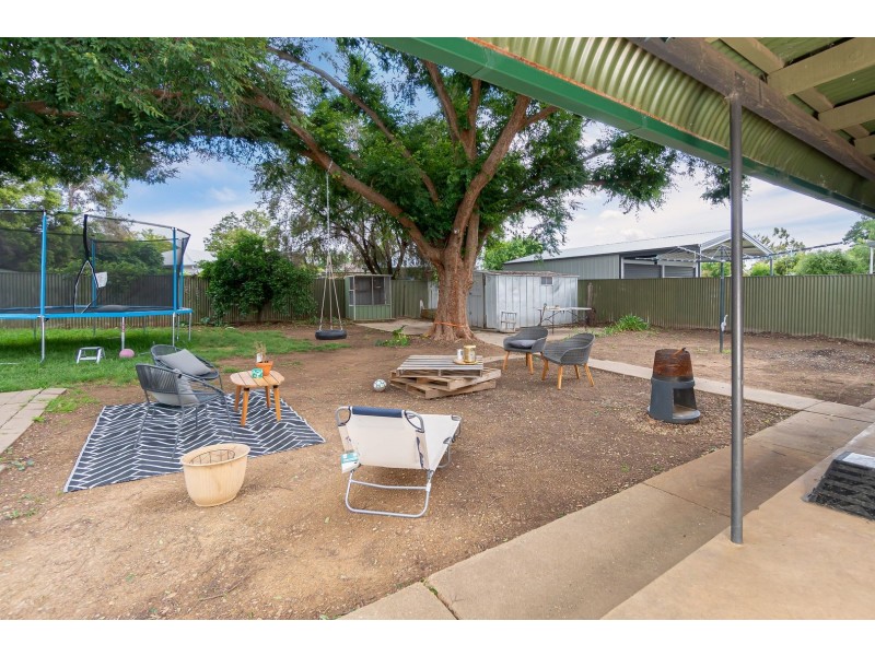 504 Kooringal Road, Lake Albert NSW 2650