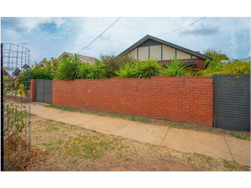 13 Edmondson Street, Turvey Park NSW 2650