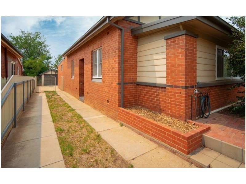 13 Edmondson Street, Turvey Park NSW 2650