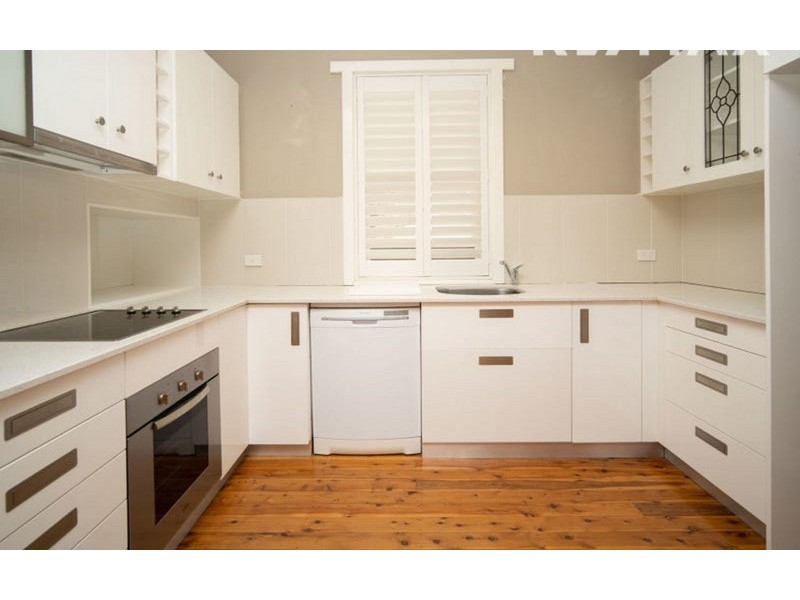 13 Edmondson Street, Turvey Park NSW 2650