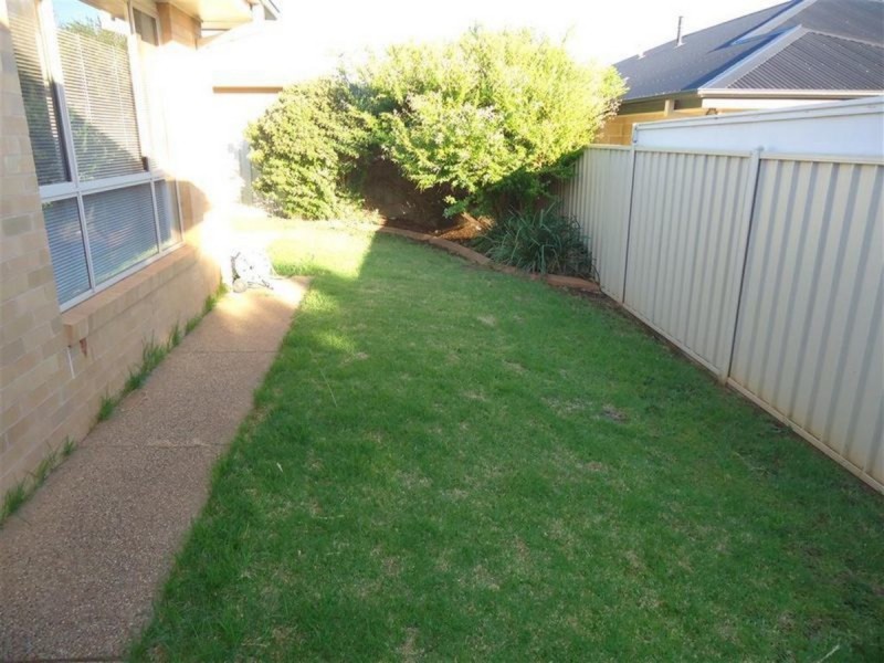 54 Avocet Drive, Estella NSW 2650