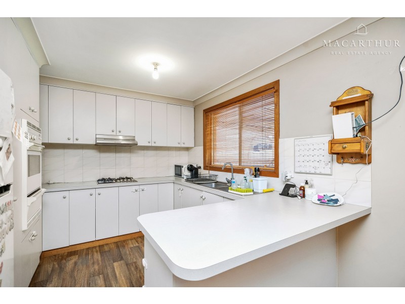 71 Dalman Parkway, Glenfield Park NSW 2650