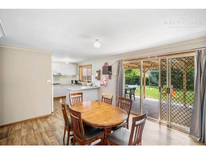 71 Dalman Parkway, Glenfield Park NSW 2650