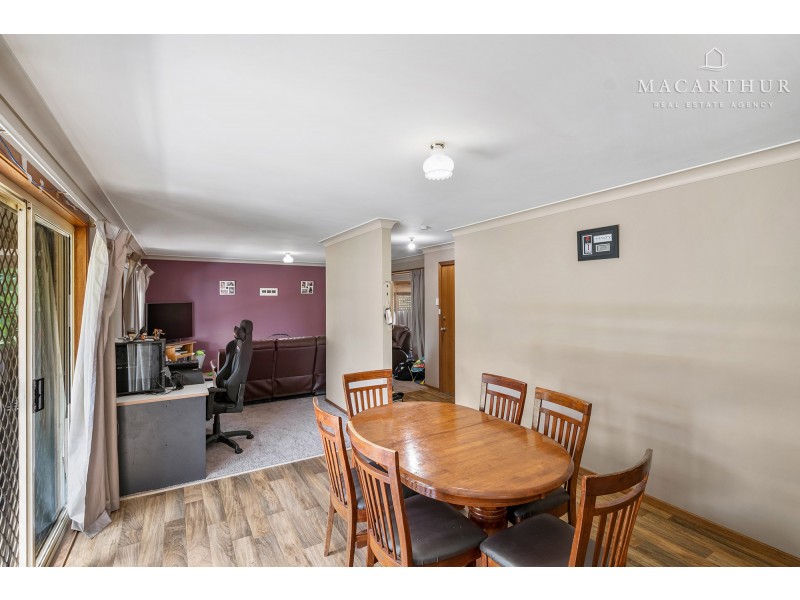 71 Dalman Parkway, Glenfield Park NSW 2650