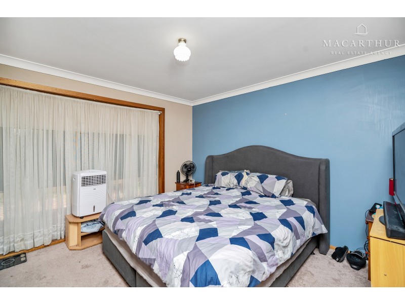 71 Dalman Parkway, Glenfield Park NSW 2650