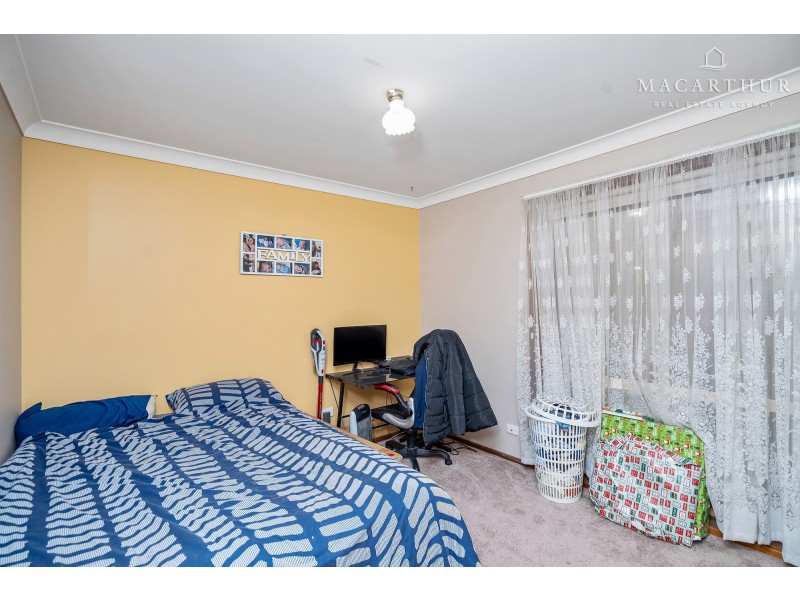 71 Dalman Parkway, Glenfield Park NSW 2650