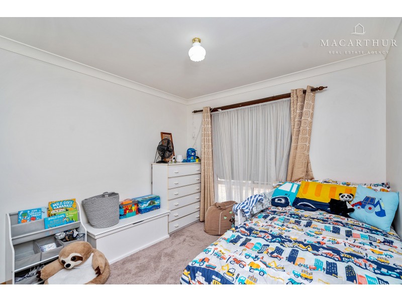 71 Dalman Parkway, Glenfield Park NSW 2650