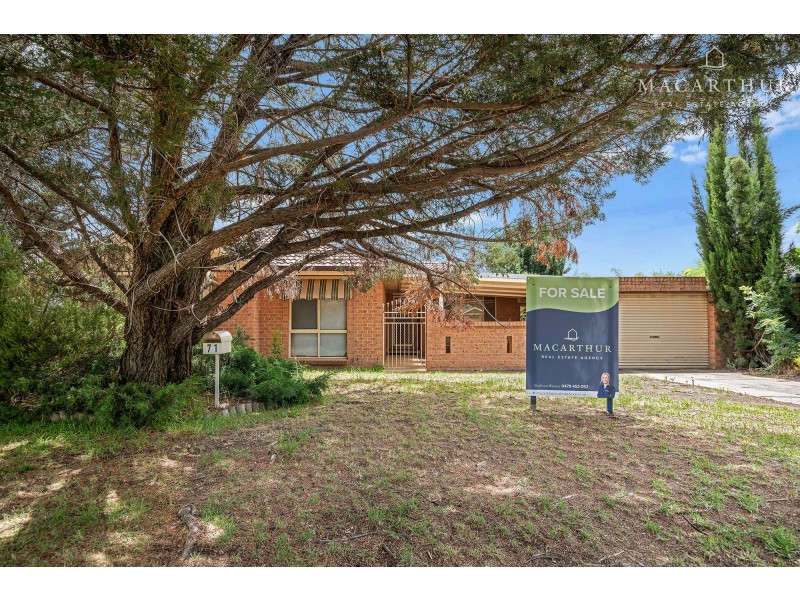71 Dalman Parkway, Glenfield Park NSW 2650
