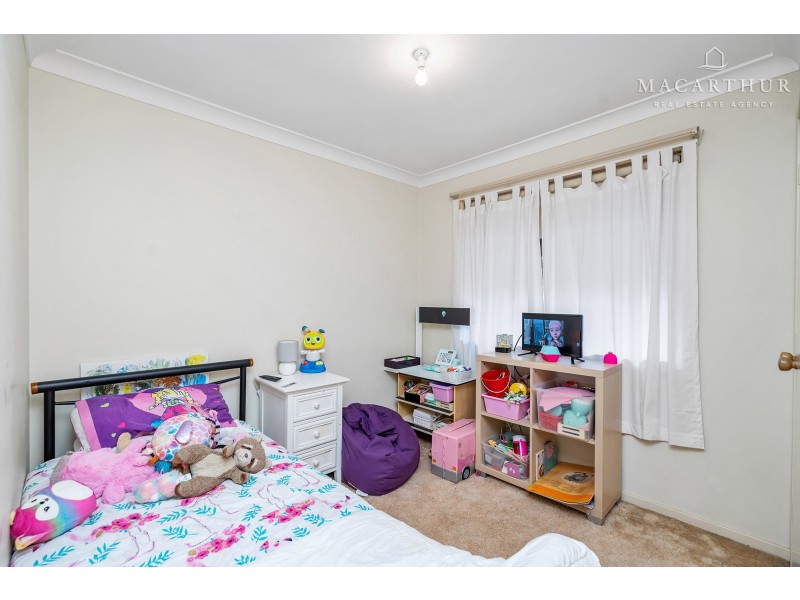 72 Dalman Parkway, Glenfield Park NSW 2650