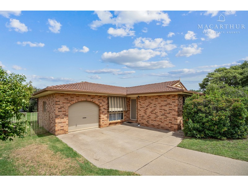 72 Dalman Parkway, Glenfield Park NSW 2650