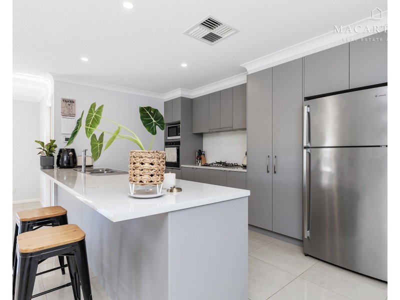 8 Mugga Street, Gobbagombalin NSW 2650