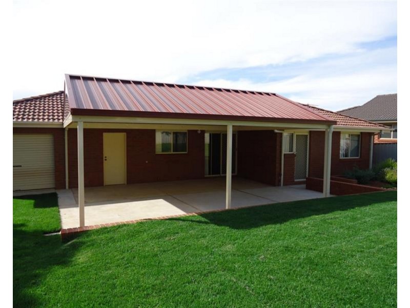 24 Yarrawah Crescent, Bourkelands NSW 2650