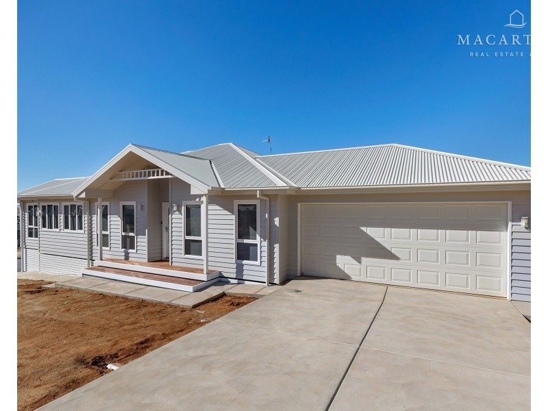 19 Jumbuck Drive, Gobbagombalin NSW 2650