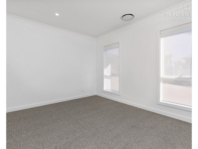 19 Jumbuck Drive, Gobbagombalin NSW 2650