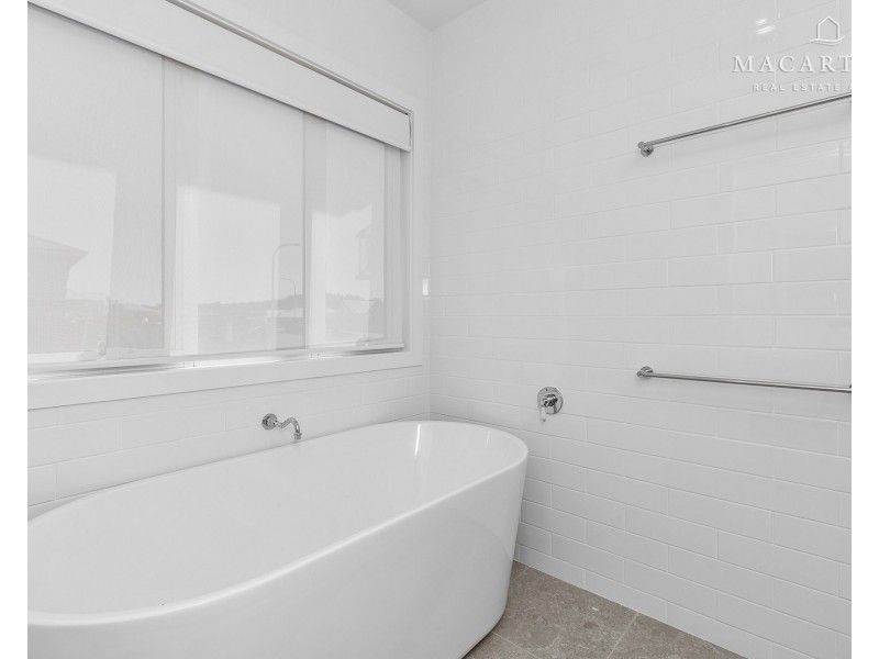 19 Jumbuck Drive, Gobbagombalin NSW 2650