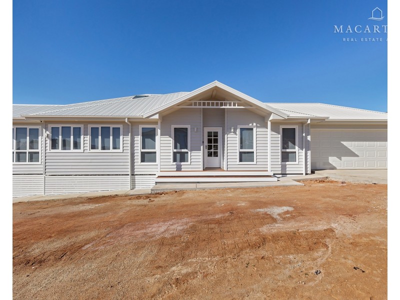 19 Jumbuck Drive, Gobbagombalin NSW 2650