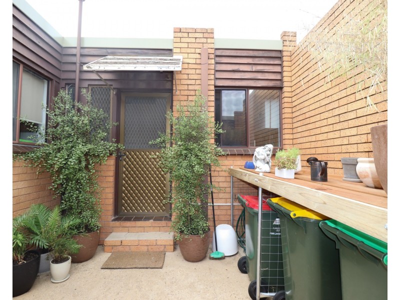 3/12 Marloo Crescent, Kooringal NSW 2650