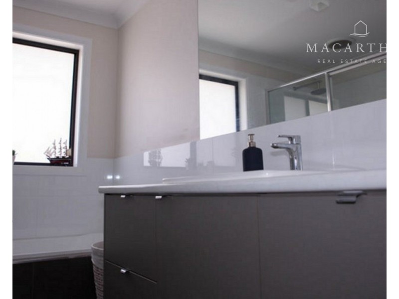 6 Mordie Place, Gobbagombalin NSW 2650