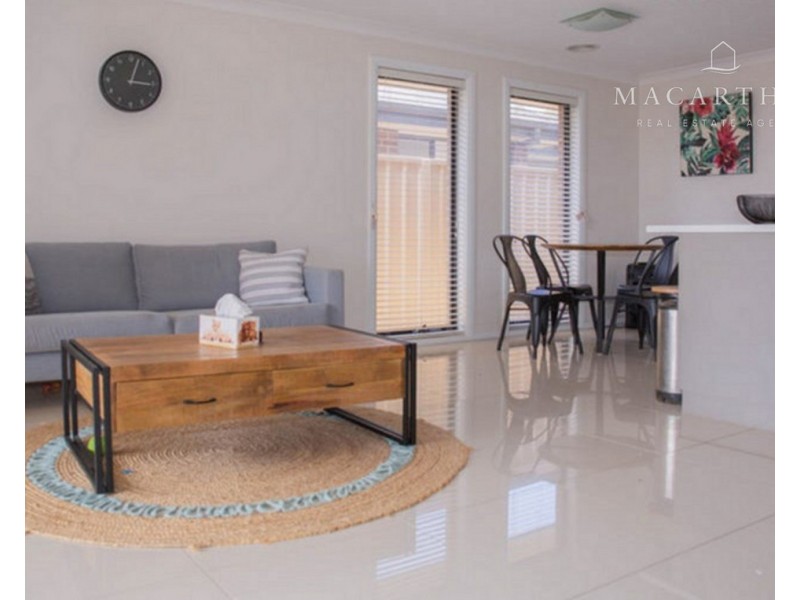 6 Mordie Place, Gobbagombalin NSW 2650