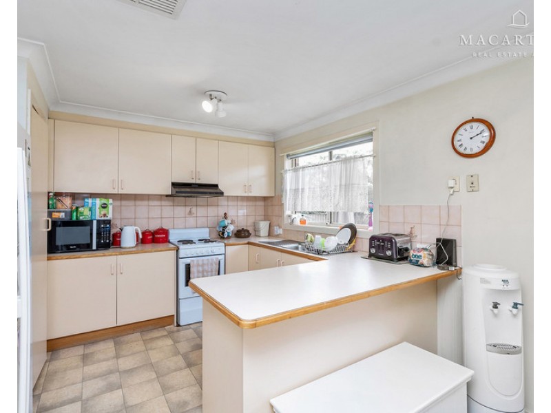 72 Dalman Parkway, Glenfield Park NSW 2650