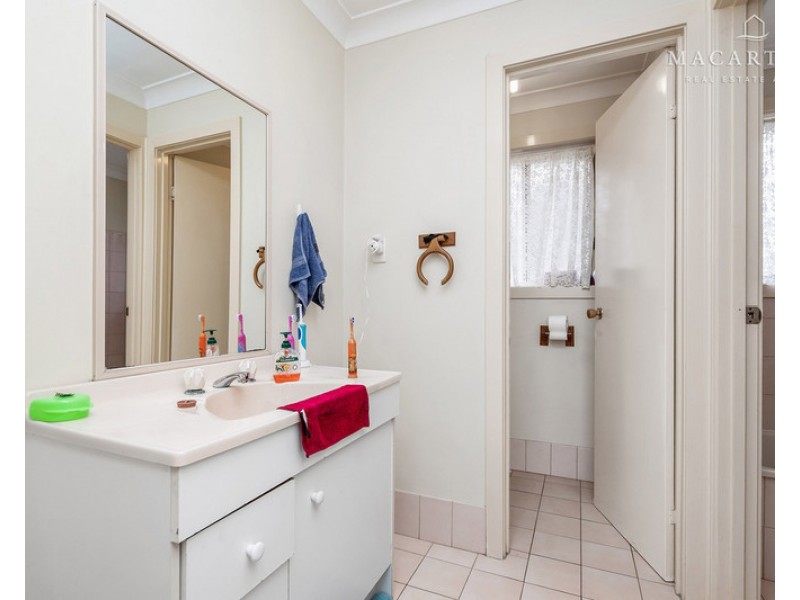 72 Dalman Parkway, Glenfield Park NSW 2650