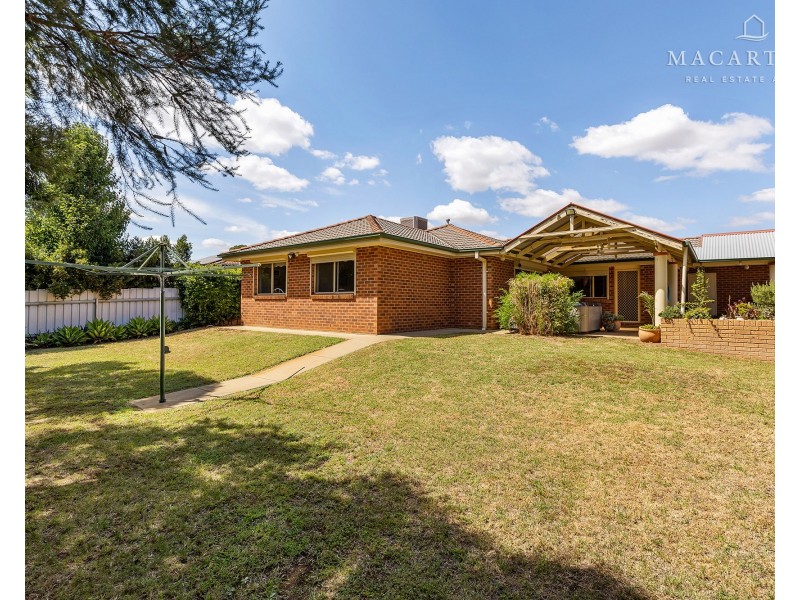 19 Bourkelands Drive, Bourkelands NSW 2650