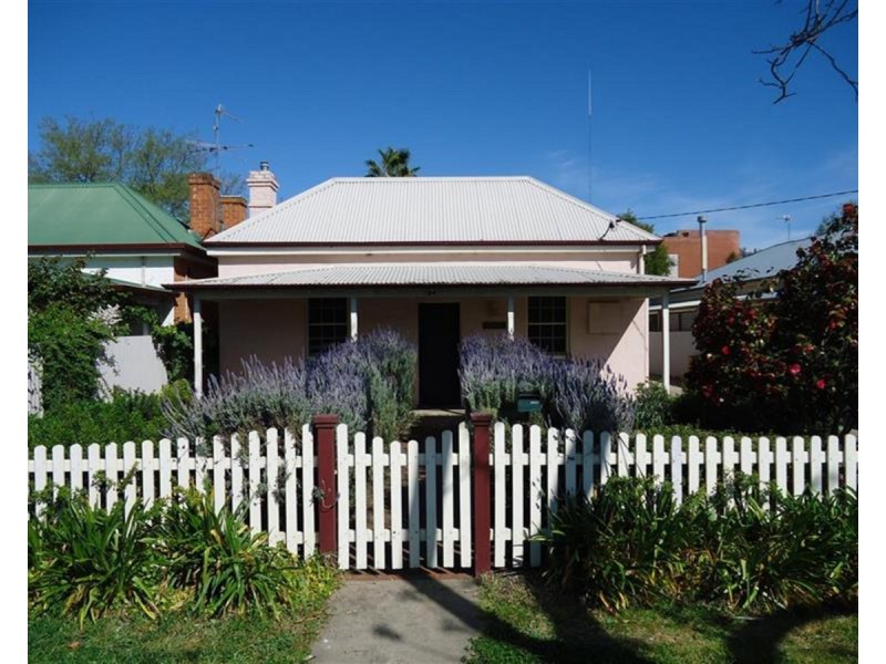54 Kincaid Street, Wagga Wagga NSW 2650
