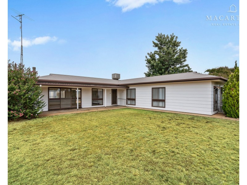 18 Green Street, Lockhart NSW 2656