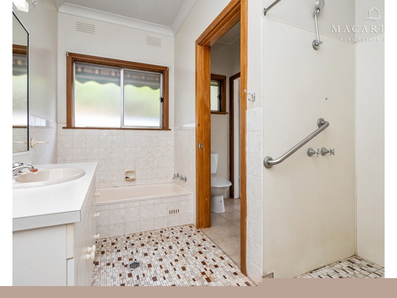 18 Green Street, Lockhart NSW 2656