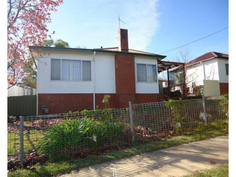 15 Bolger Avenue, Mount Austin NSW 2650