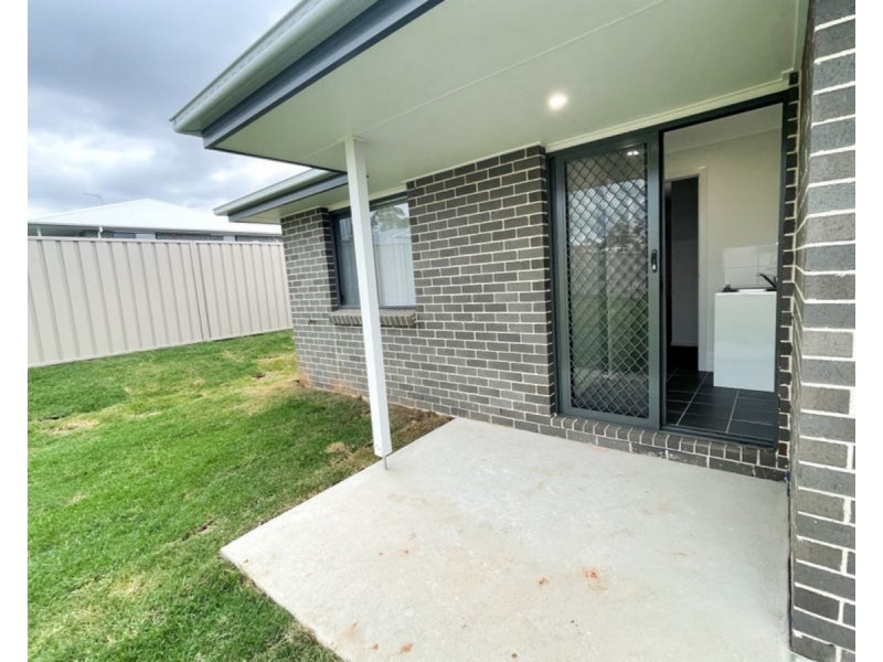 1/138 Bradman Drive, Boorooma NSW 2650