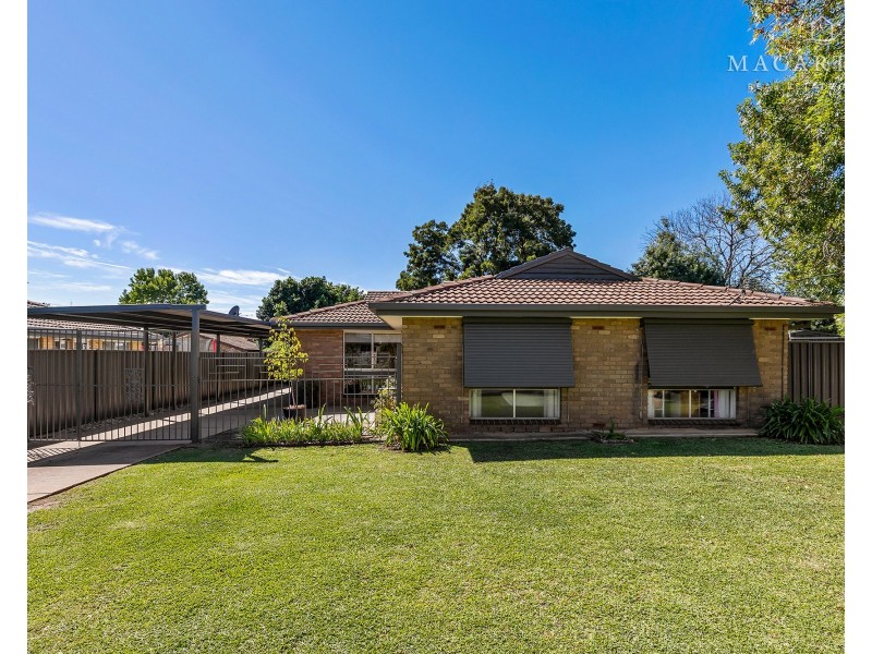 2 Binda Place, Ashmont NSW 2650
