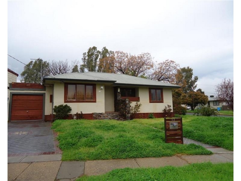 32 Jack Avenue, Mount Austin NSW 2650