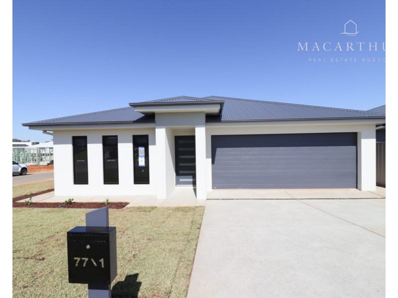 1/77 Coppabella Drive, Gobbagombalin NSW 2650