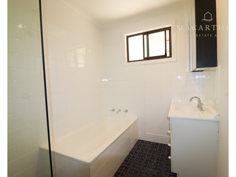 32 Forrest Street, Lake Albert NSW 2650