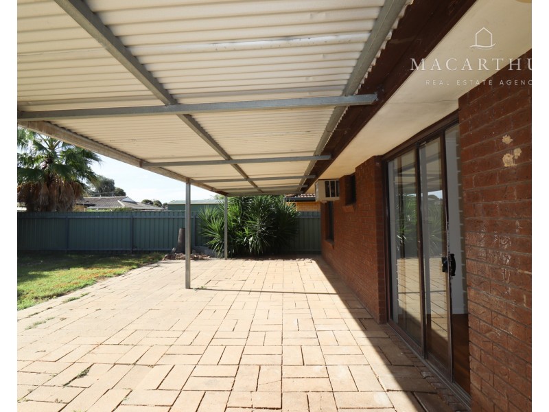 32 Forrest Street, Lake Albert NSW 2650