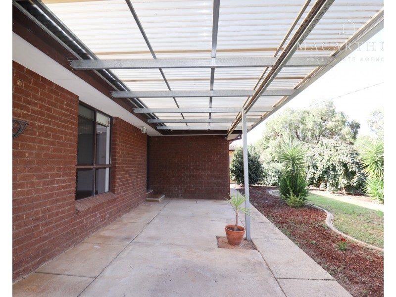 32 Forrest Street, Lake Albert NSW 2650