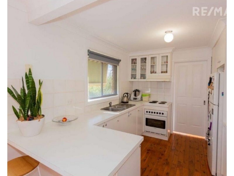 18 Malumba Crescent, Kooringal NSW 2650
