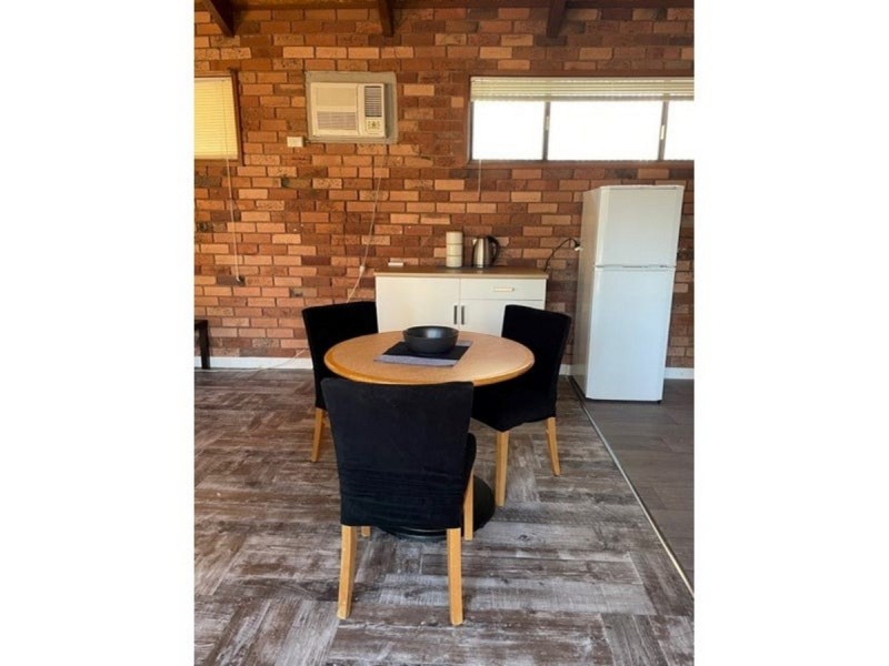 13A Norfolk Avenue, Lake Albert NSW 2650