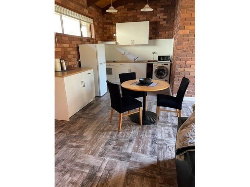 13A Norfolk Avenue, Lake Albert NSW 2650