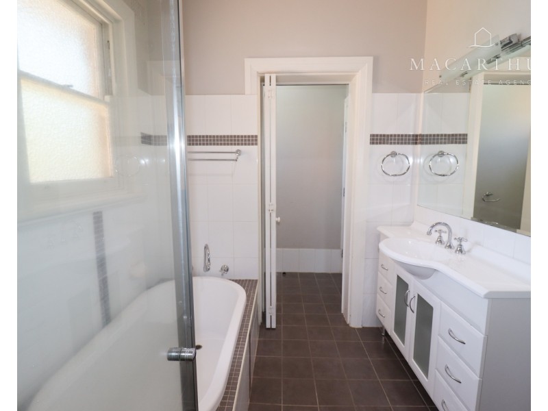 25 Sunshine Avenue, Turvey Park NSW 2650