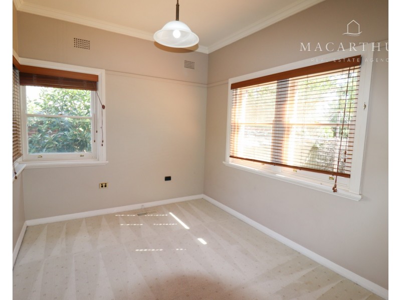 25 Sunshine Avenue, Turvey Park NSW 2650