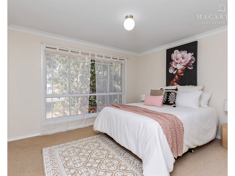 1 Bokara Place, Glenfield Park NSW 2650