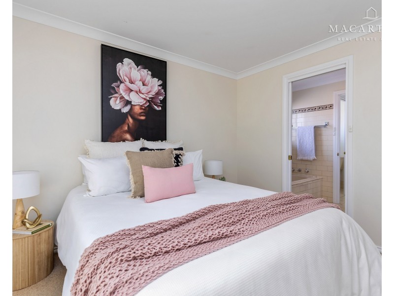 1 Bokara Place, Glenfield Park NSW 2650