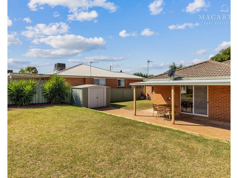 1 Bokara Place, Glenfield Park NSW 2650