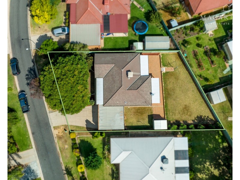 1 Bokara Place, Glenfield Park NSW 2650