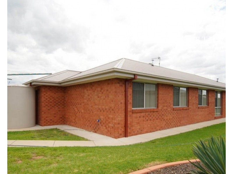 17 Quandong Place, Forest Hill NSW 2651