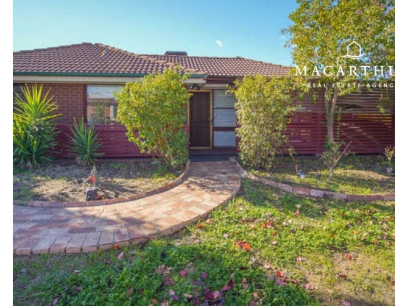 52 Pinaroo Drive, Glenfield Park NSW 2650