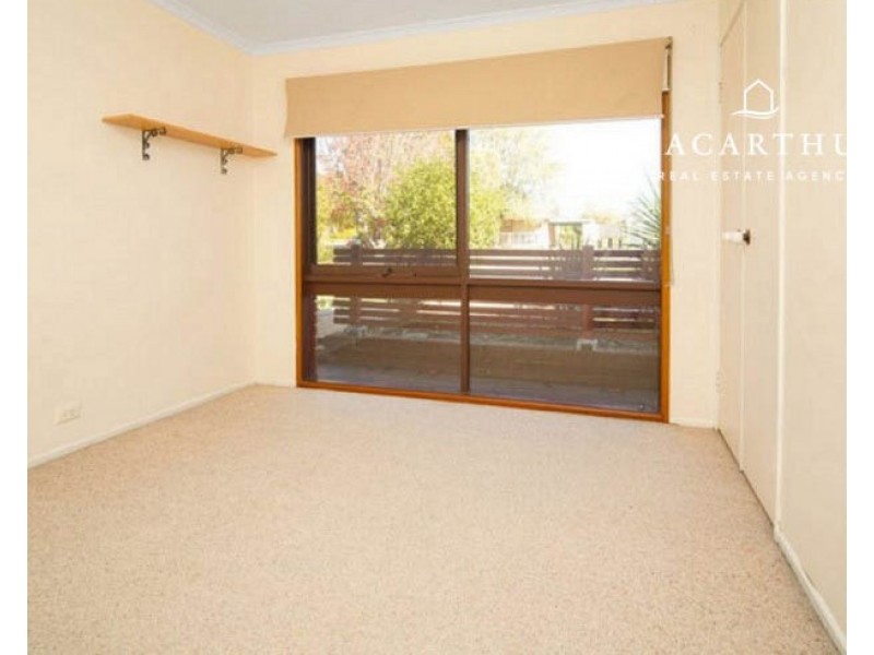 52 Pinaroo Drive, Glenfield Park NSW 2650